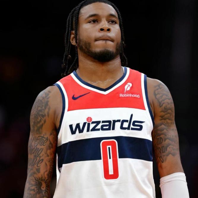 1换2交易达成！火箭送走惠特摩尔原因曝光，管理层的做法太赞了