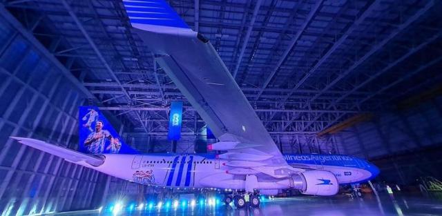 开云体育平台-阿根廷队世界杯专机亮相 尾翼有梅西天使德·保罗